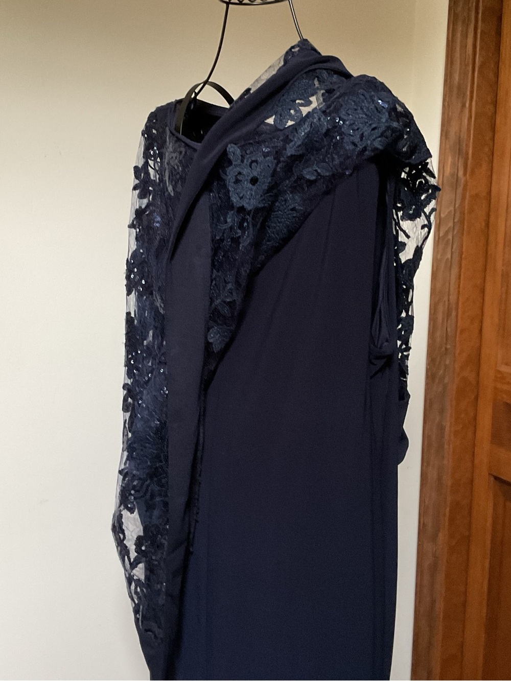 R & M Richards
Women's Sequinned Floral-Lace-Poncho Gown, 20W - Picture 9 of 12
